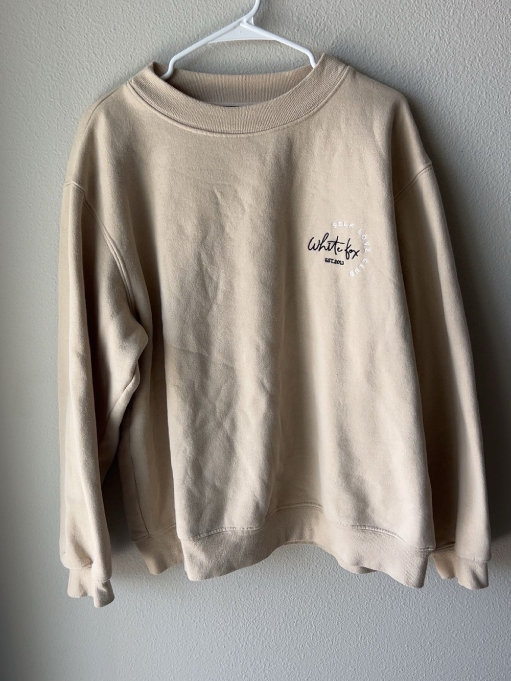 White Fox Beige Crewneck. Women’s Size L/XL